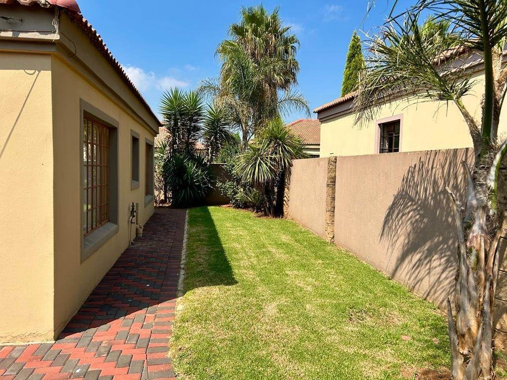 3 Bed Townhouse in Bergsig photo number 24