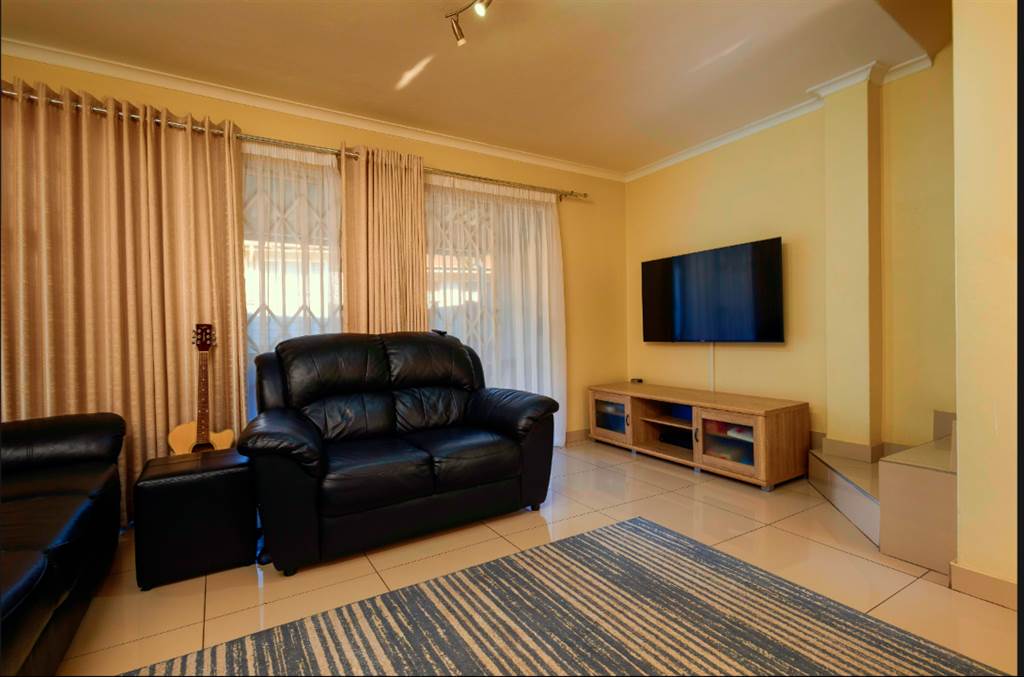 3 Bed Apartment in Westridge photo number 13