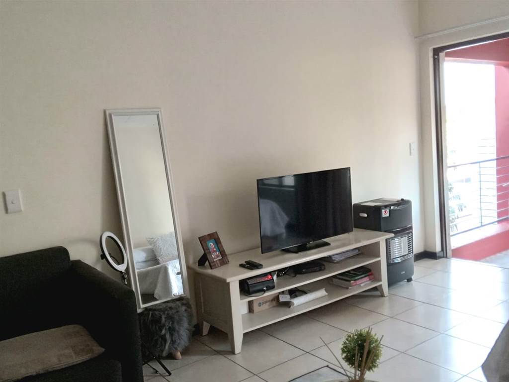 1 Bed Apartment in Witkoppen photo number 7