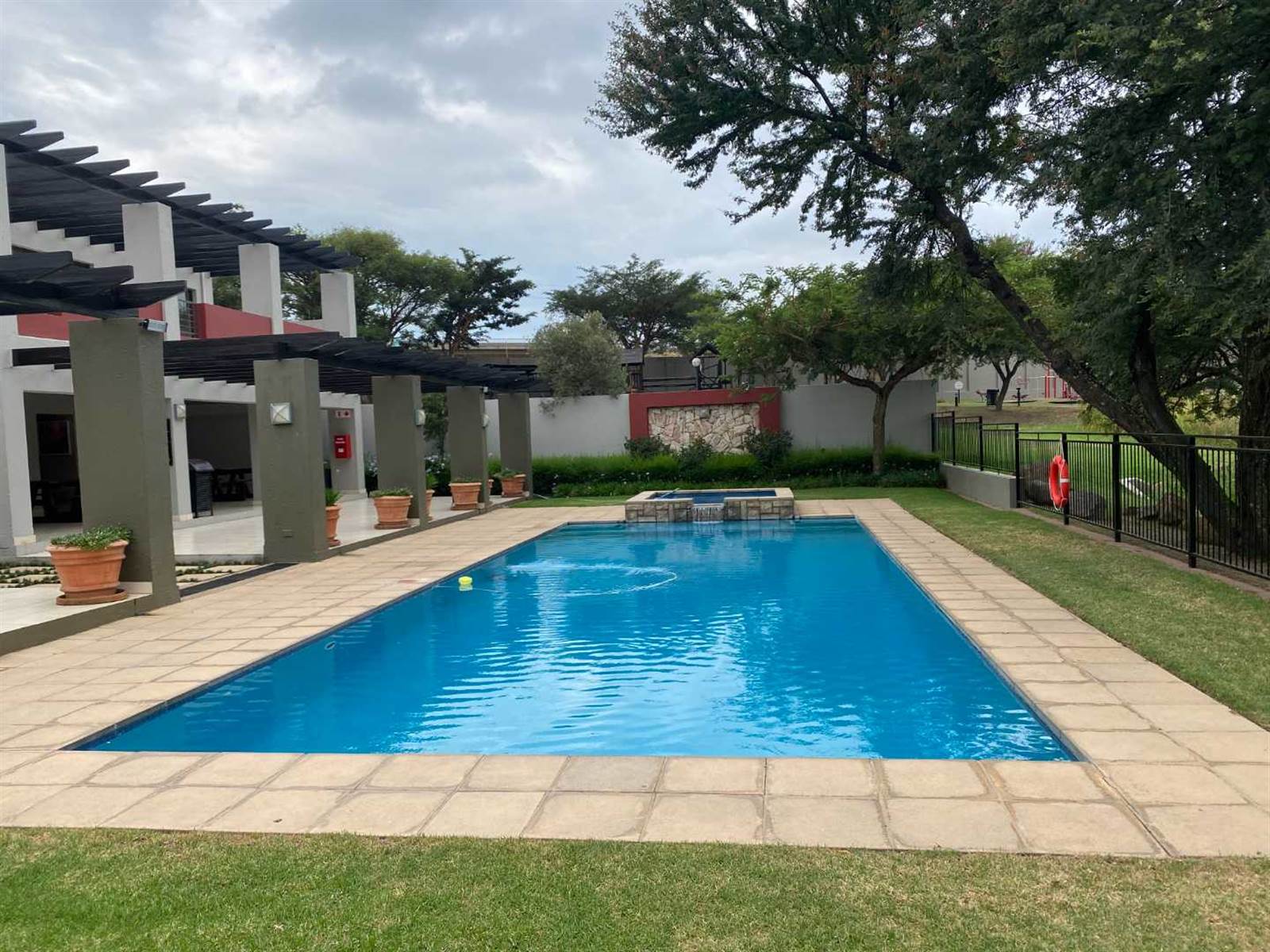 1 Bed Apartment in Witkoppen photo number 11