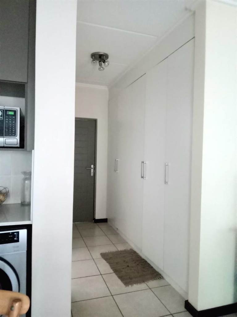 1 Bed Apartment in Witkoppen photo number 4