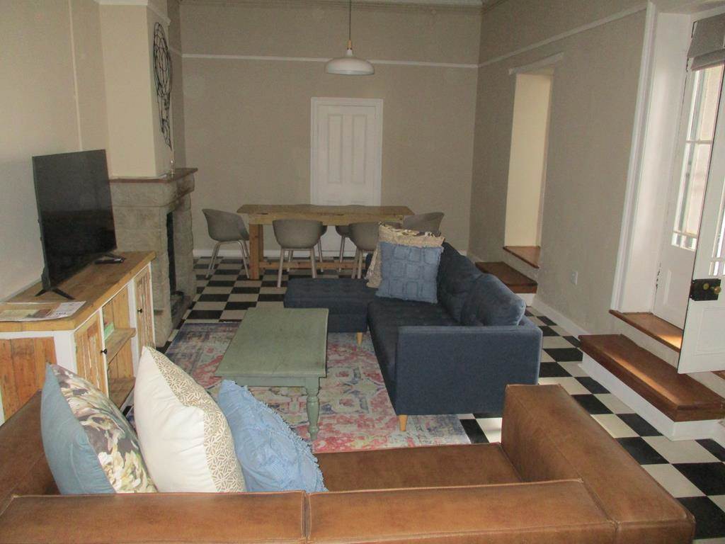 6 Bed House in Graaff Reinet photo number 8