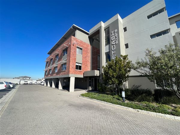 96  m² Commercial space
