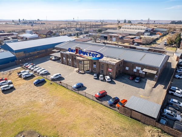 4 900 m² Commercial space 4 900 m² Commercial space