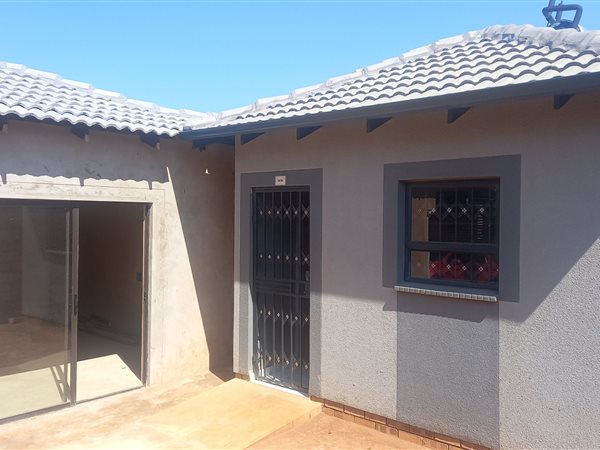 2 Bed House in Olifantsfontein