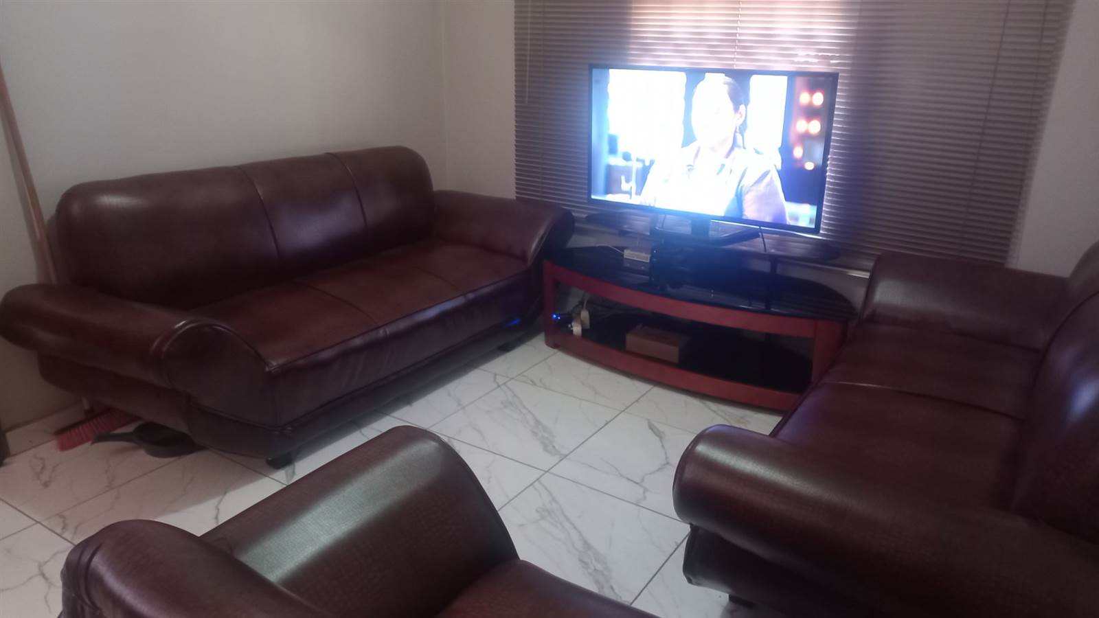 2 Bed House in Olifantsfontein photo number 6