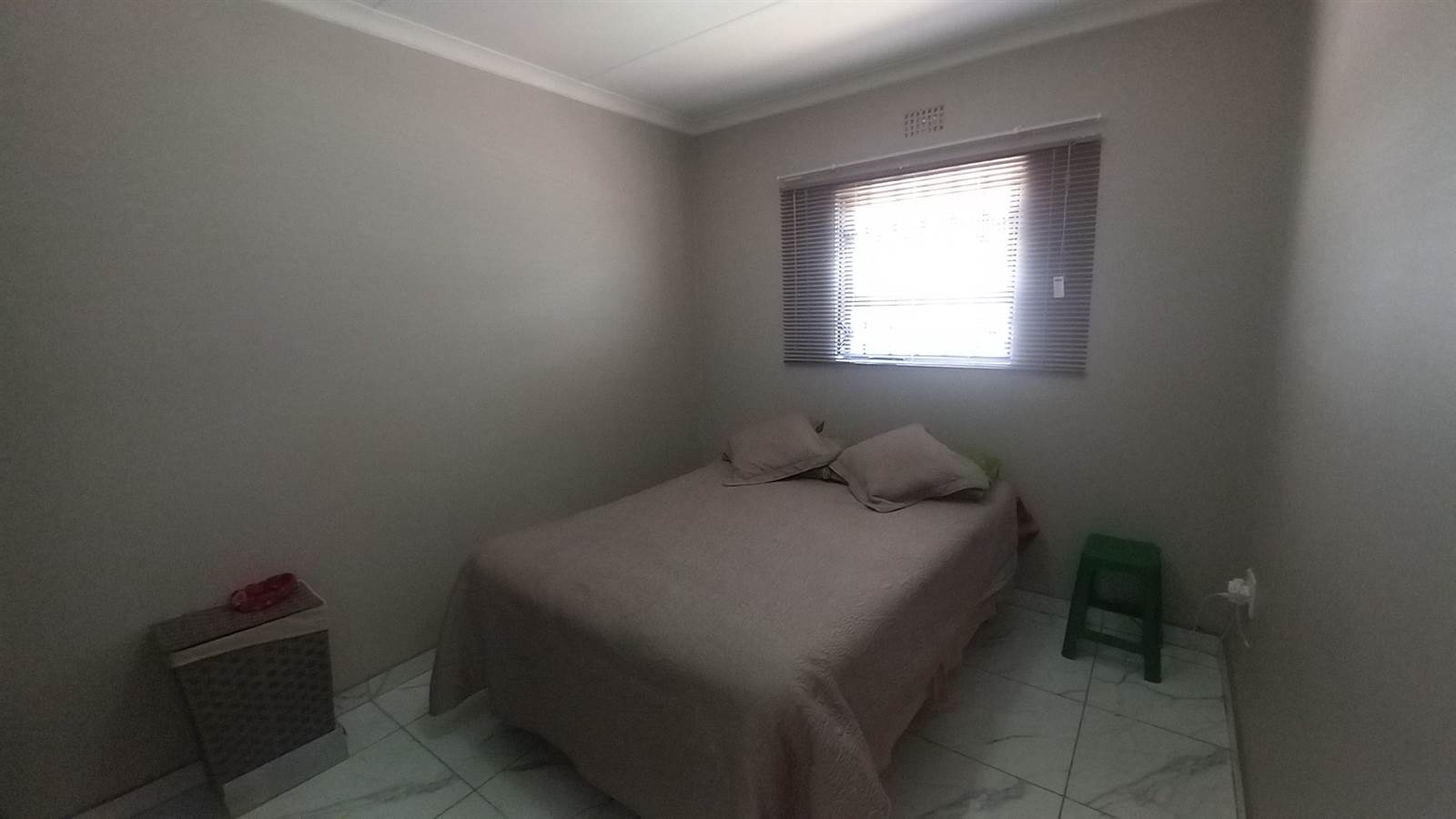 2 Bed House in Olifantsfontein photo number 8