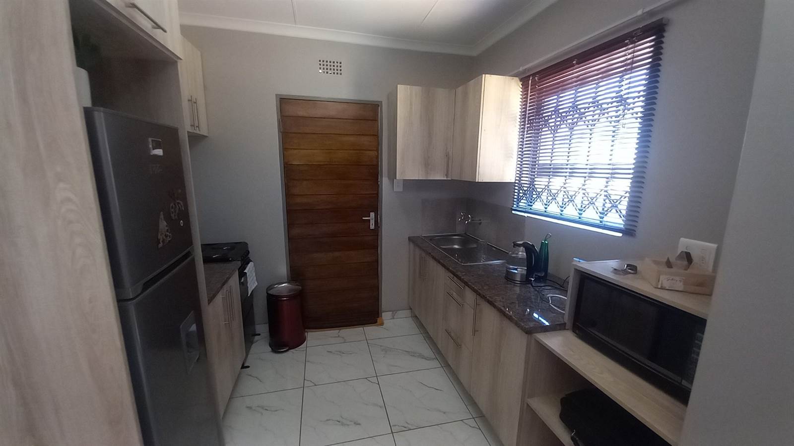 2 Bed House in Olifantsfontein photo number 11