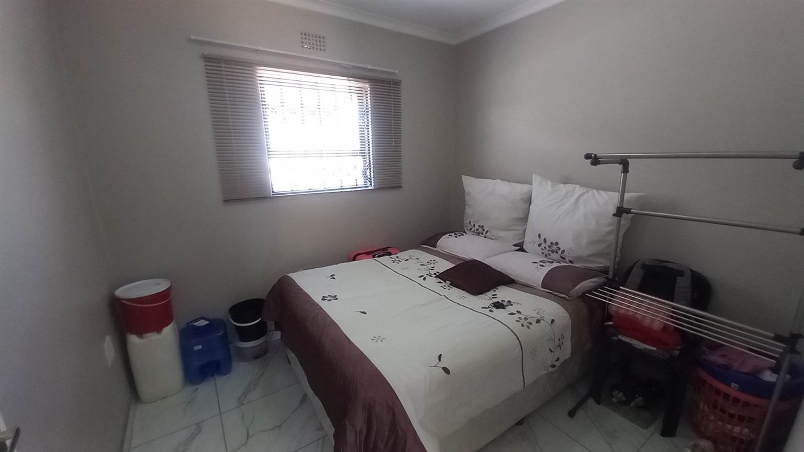 2 Bed House in Olifantsfontein photo number 9