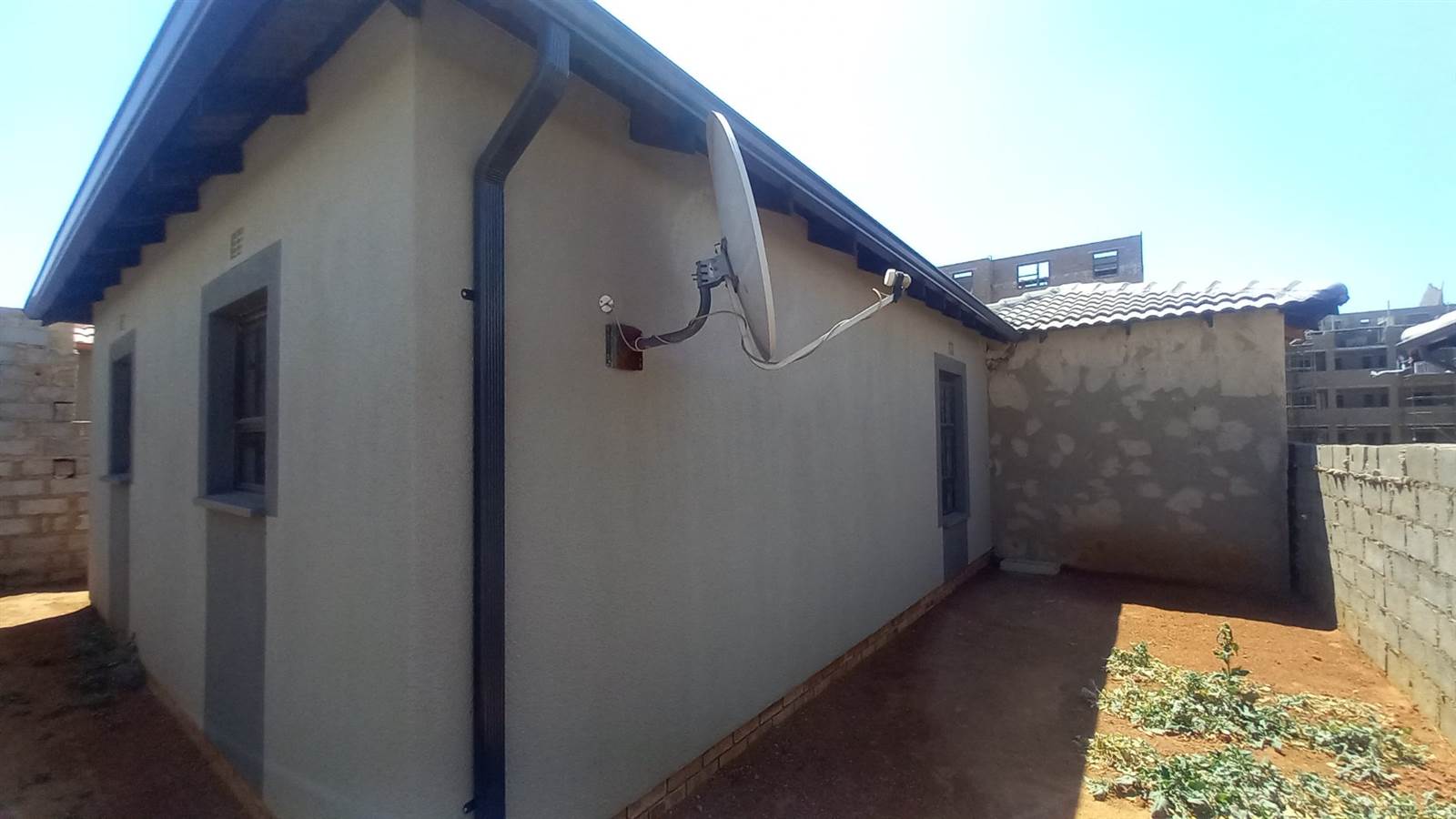 2 Bed House in Olifantsfontein photo number 18