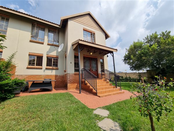 3 Bedroom Duplex 3 Bedroom Duplex