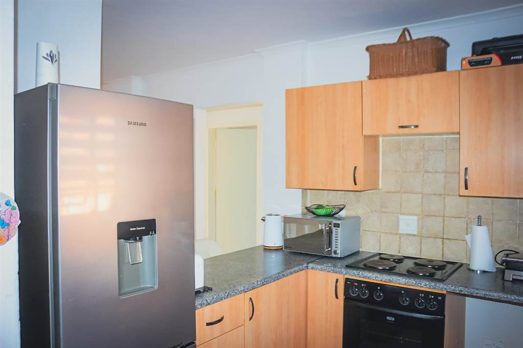 2 Bed Apartment in Castleview photo number 3