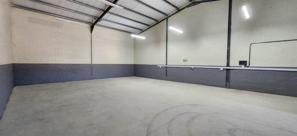 200  m² Industrial space in Wellington Central photo number 3