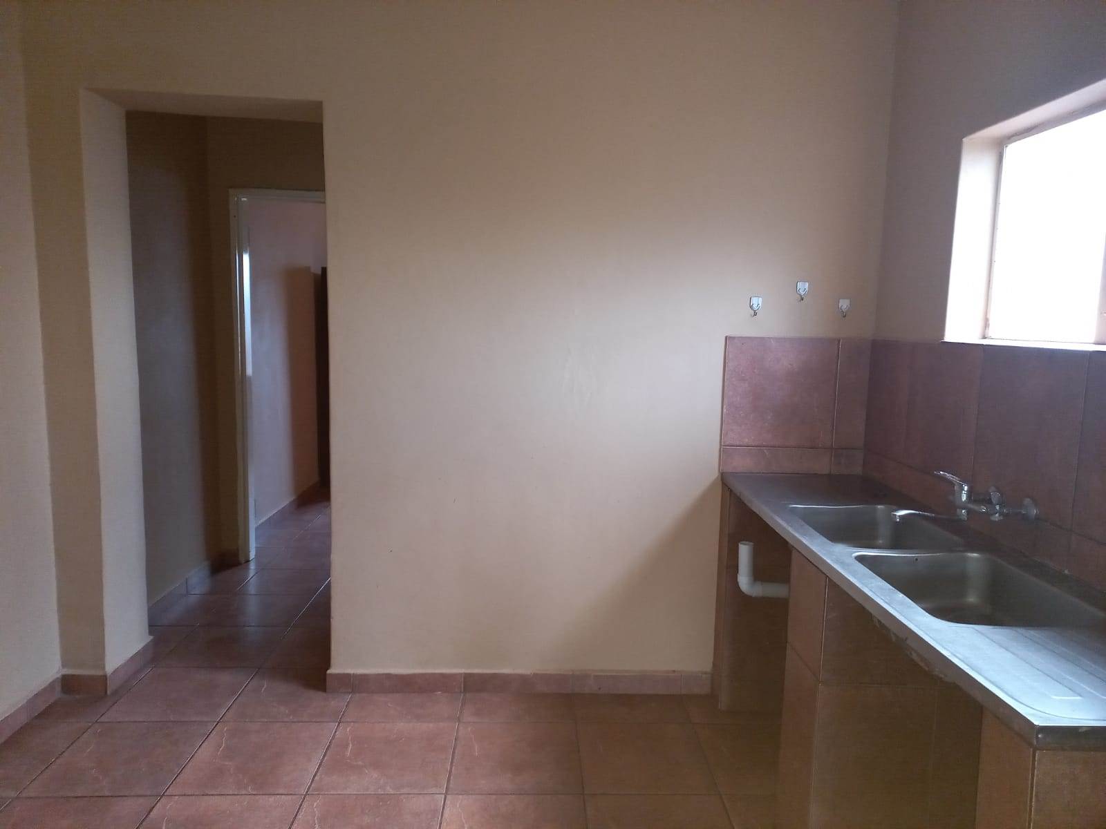 1 Bed Apartment in Kathu photo number 4