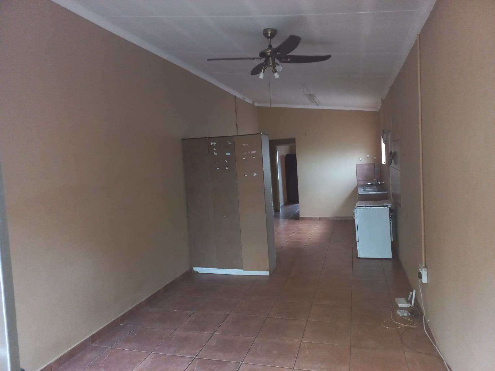 1 Bed Apartment in Kathu photo number 3