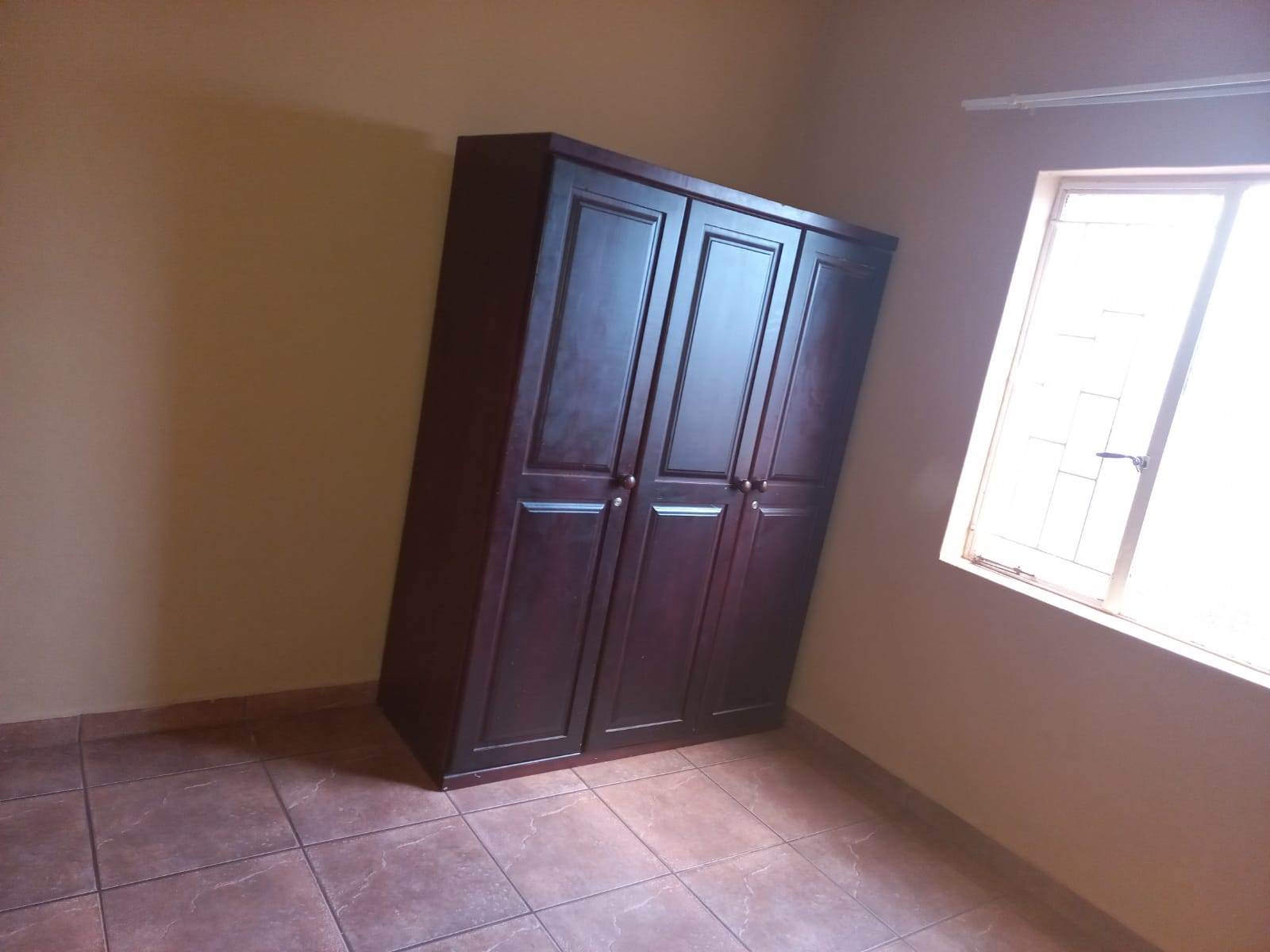 1 Bed Apartment in Kathu photo number 8