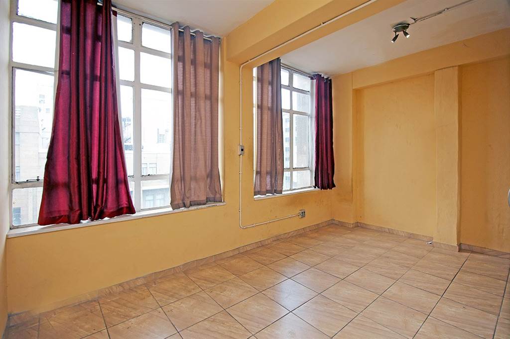 Studio Apartment in Johannesburg Central photo number 4