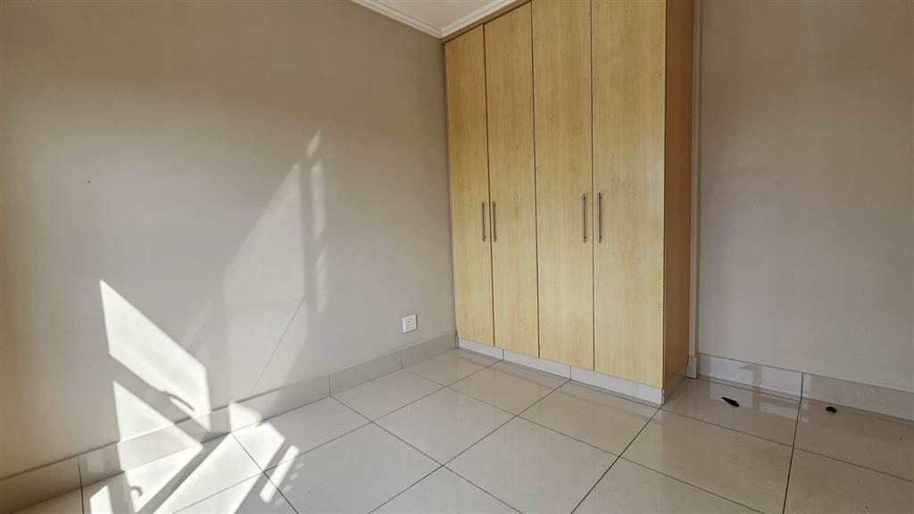 2 Bed Apartment in New Town Centre photo number 9