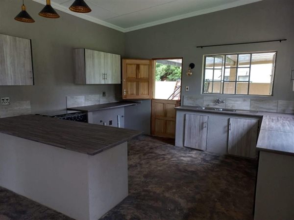 2 Bedroom Simplex 2 Bedroom Simplex
