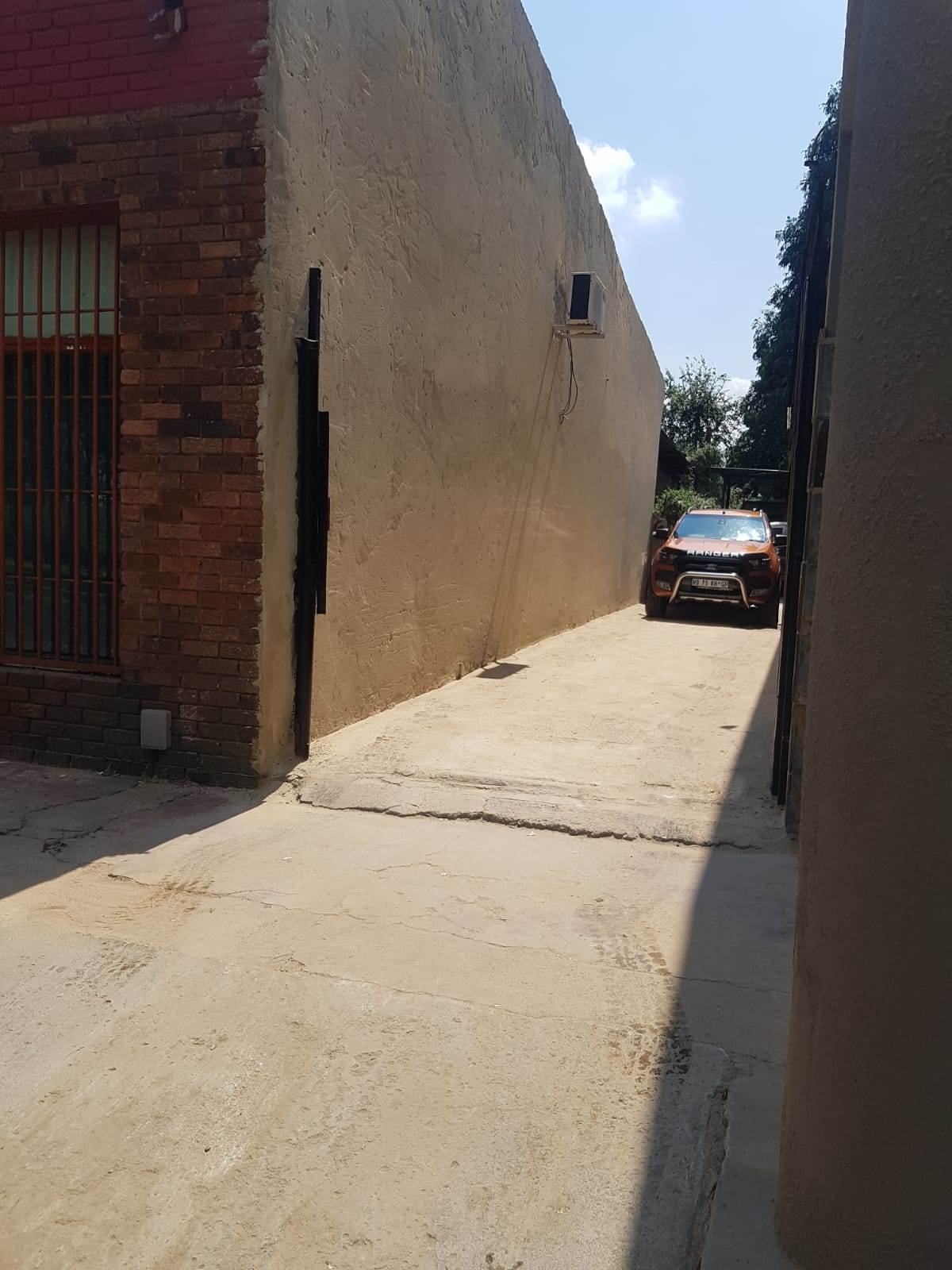 893  m² Commercial space in Brakpan North photo number 28