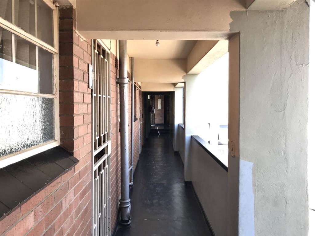 1850  m² Office Space in Alberton photo number 4