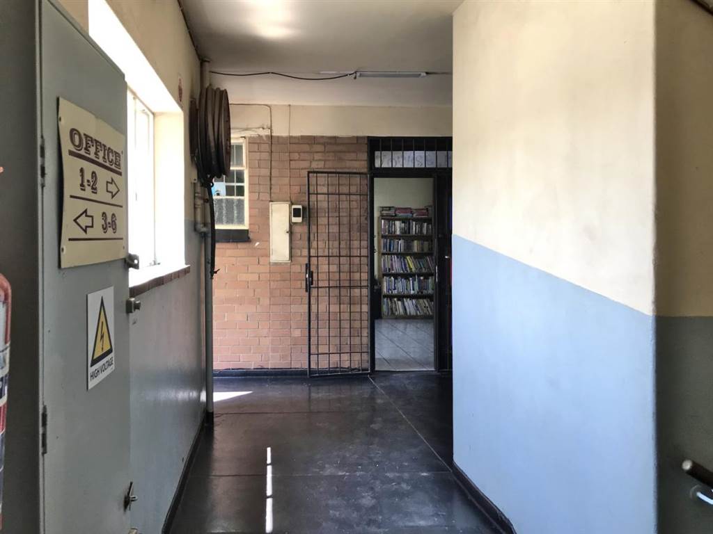 1850  m² Office Space in Alberton photo number 5