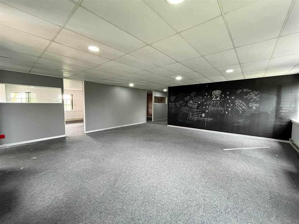 310  m² Commercial space in Fourways photo number 9