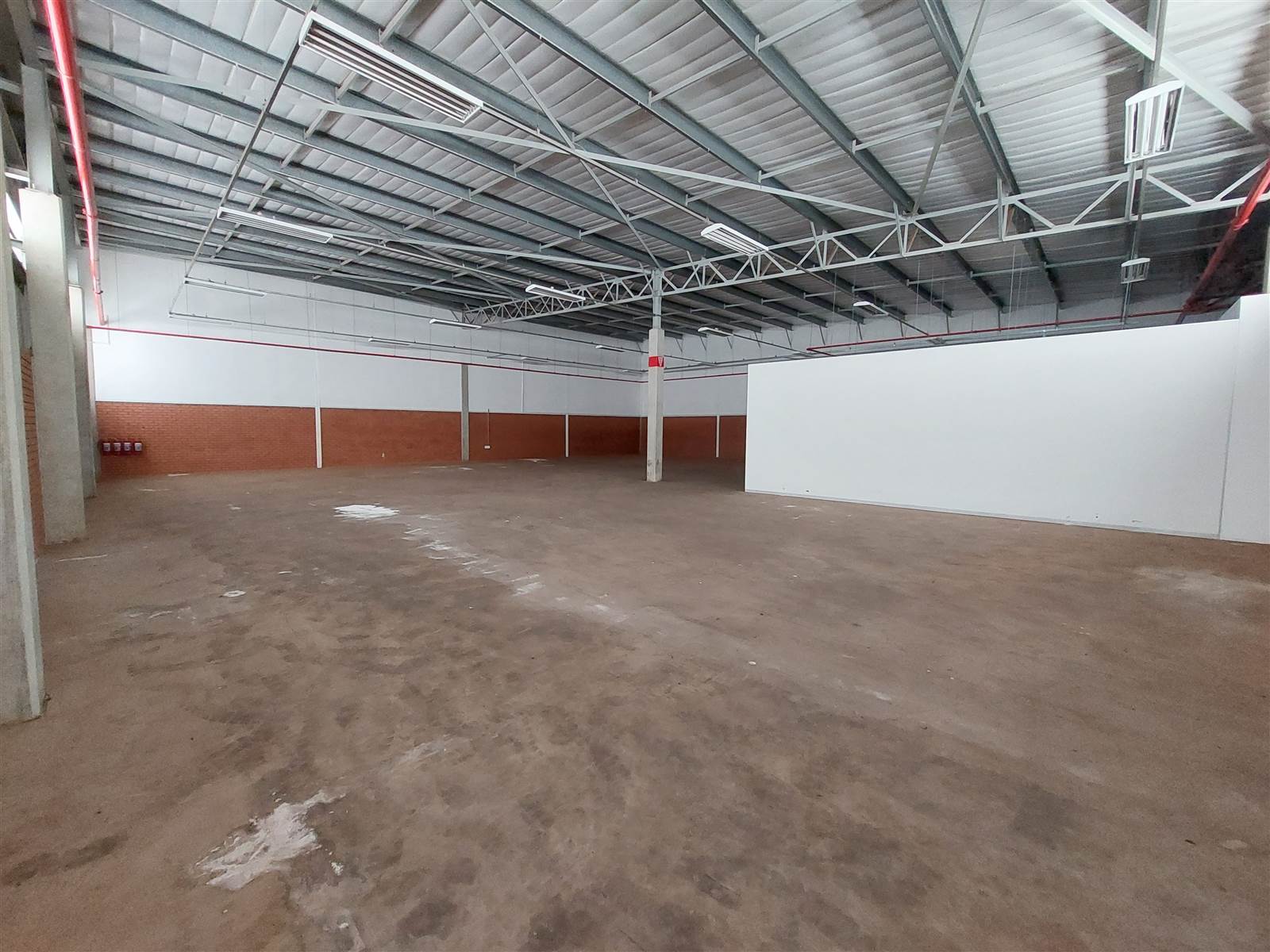 673  m² Industrial space in Clayville photo number 5