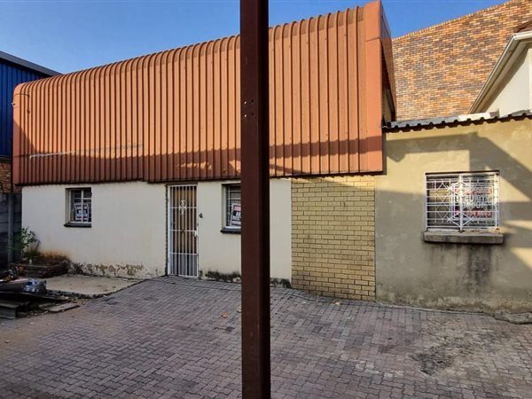 600  m² Industrial space in Krugersdorp Central