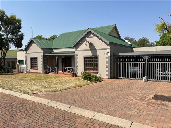 3 Bedroom Townhouse 3 Bedroom Townhouse