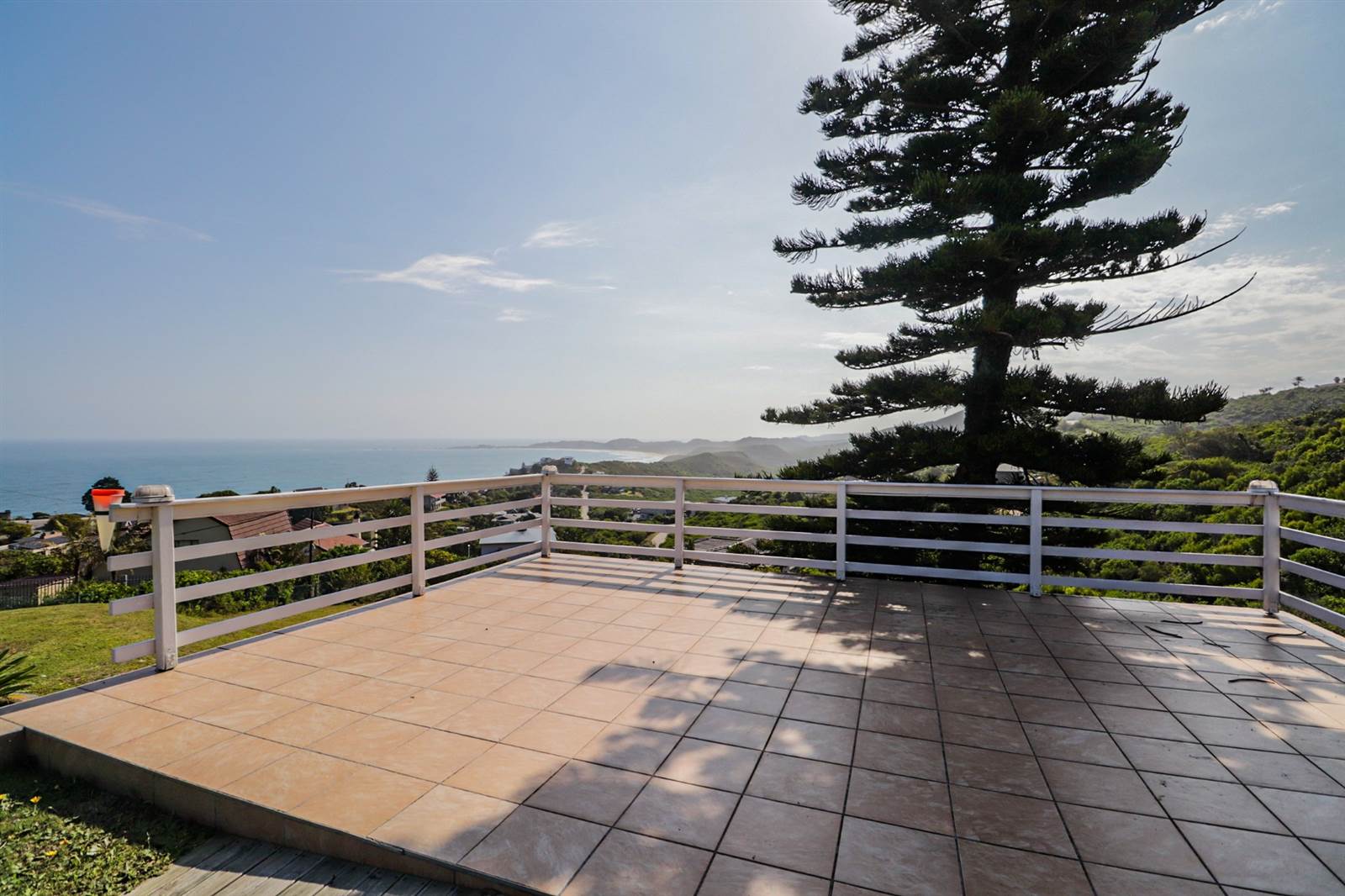 4 Bed House in Brenton on Sea photo number 23