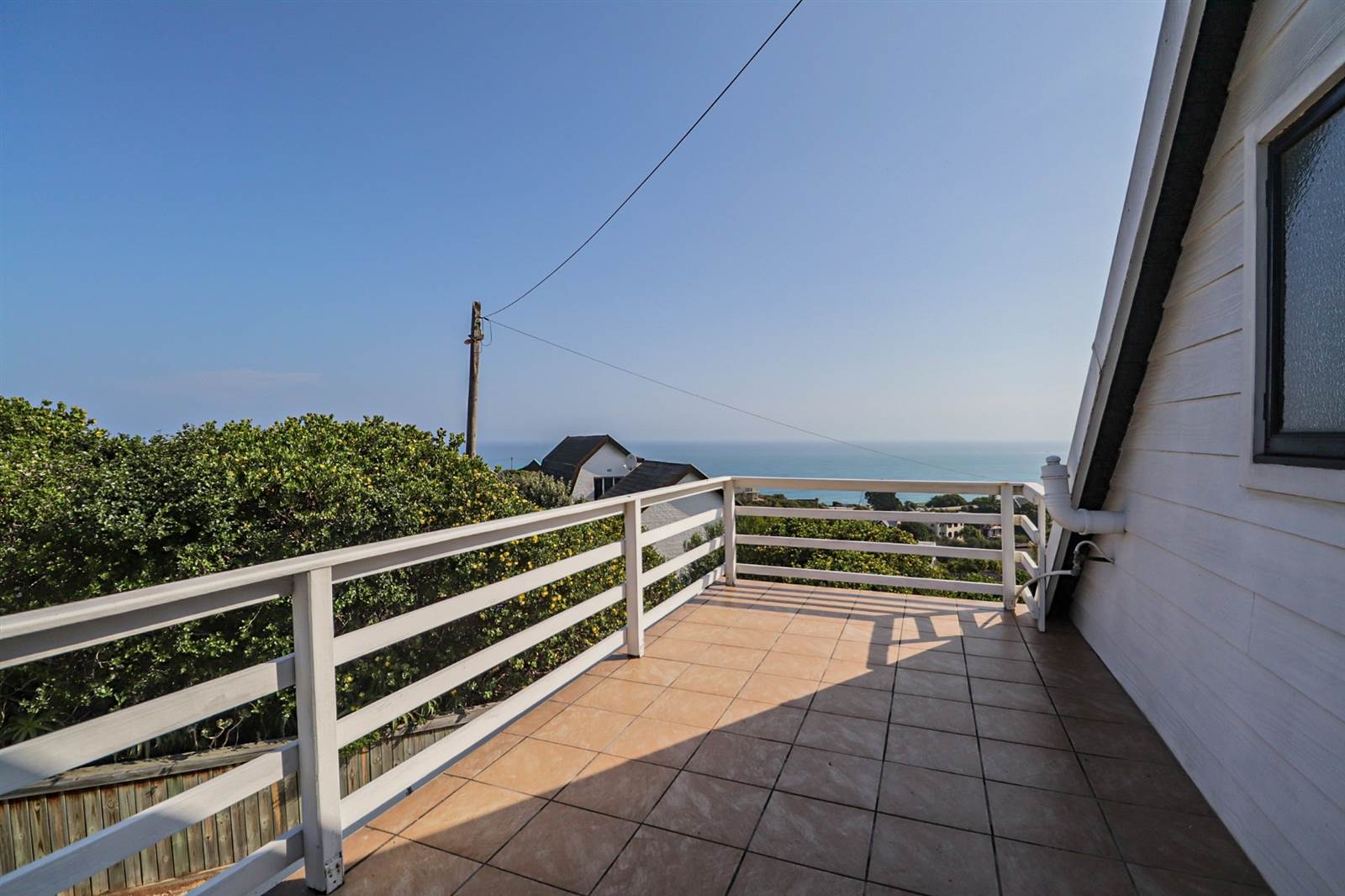 4 Bed House in Brenton on Sea photo number 6