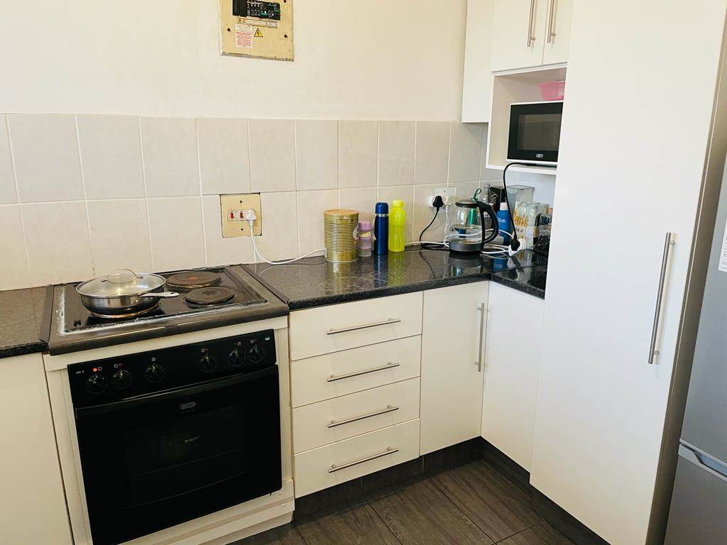 2 Bed Flat in Ashley photo number 4
