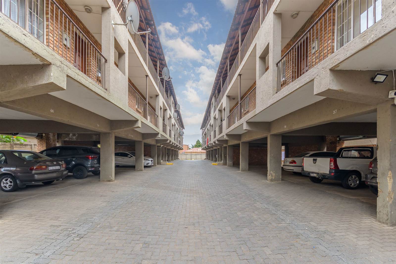 1 Bed Apartment in Kempton Park Central photo number 16