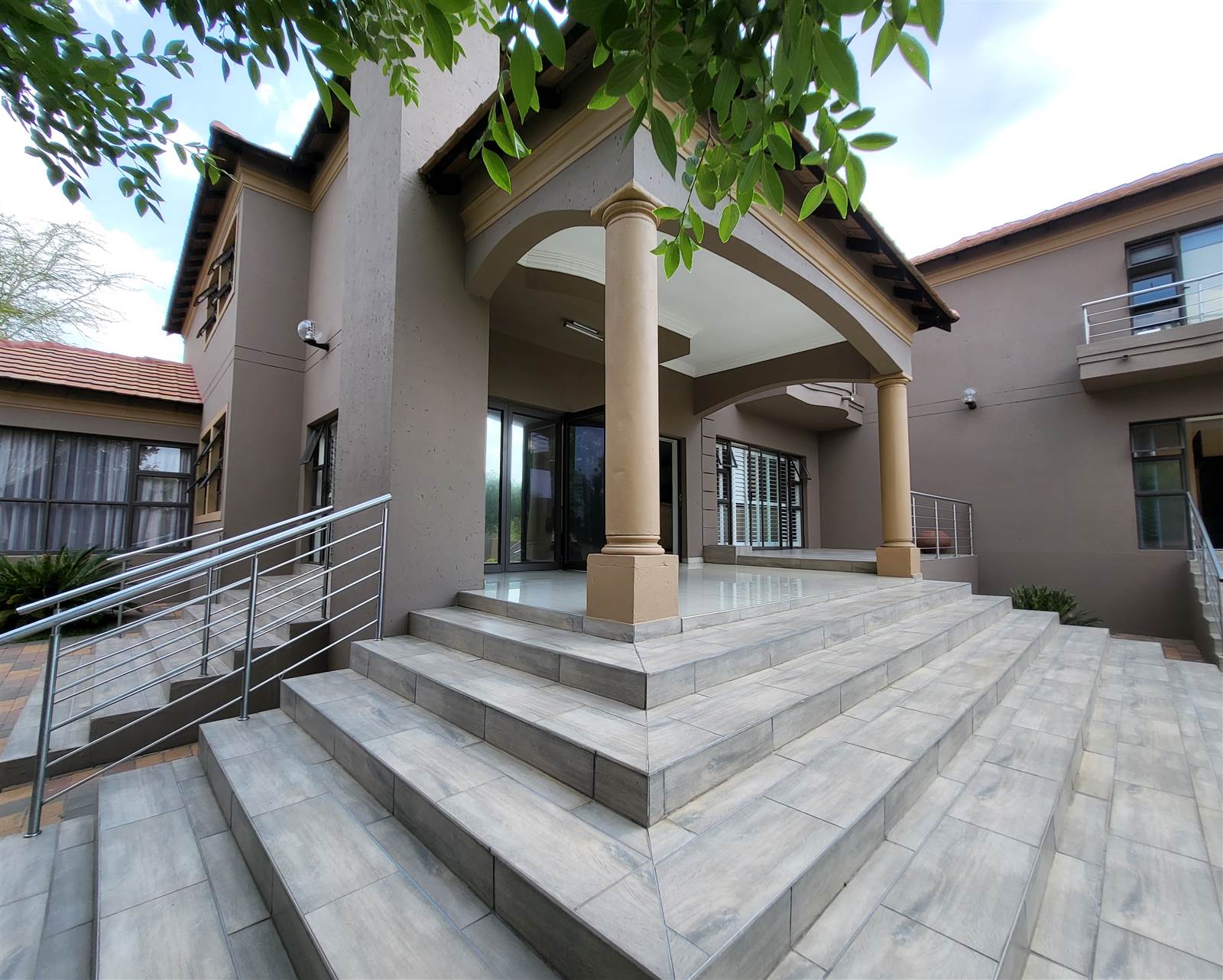 4 Bed House in Valleyview Estate photo number 3