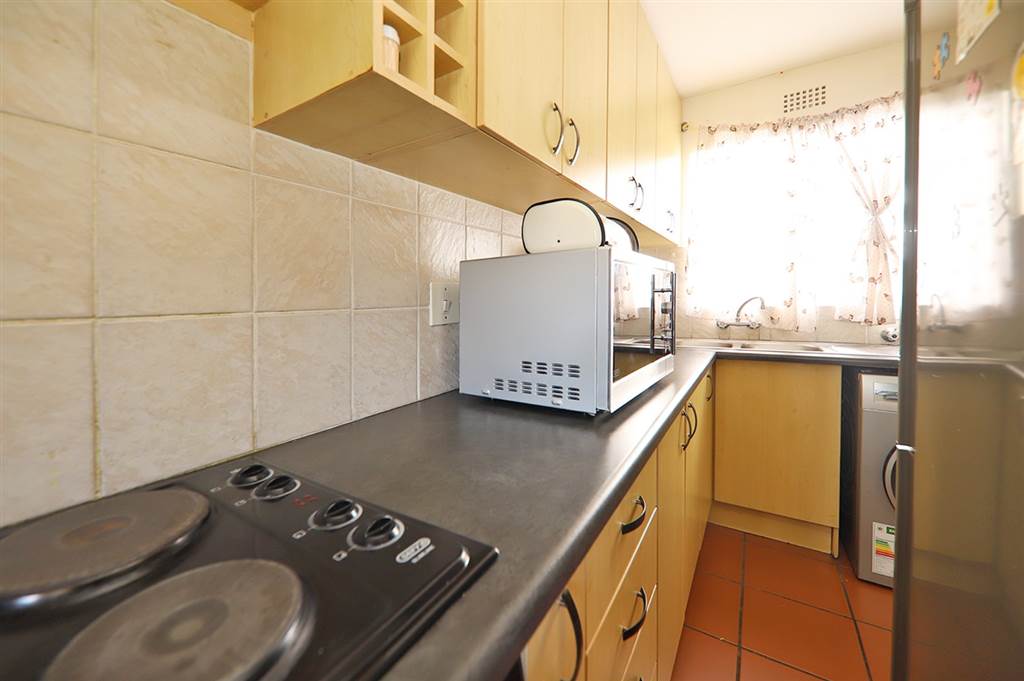 2 Bed Townhouse in Plumstead photo number 9