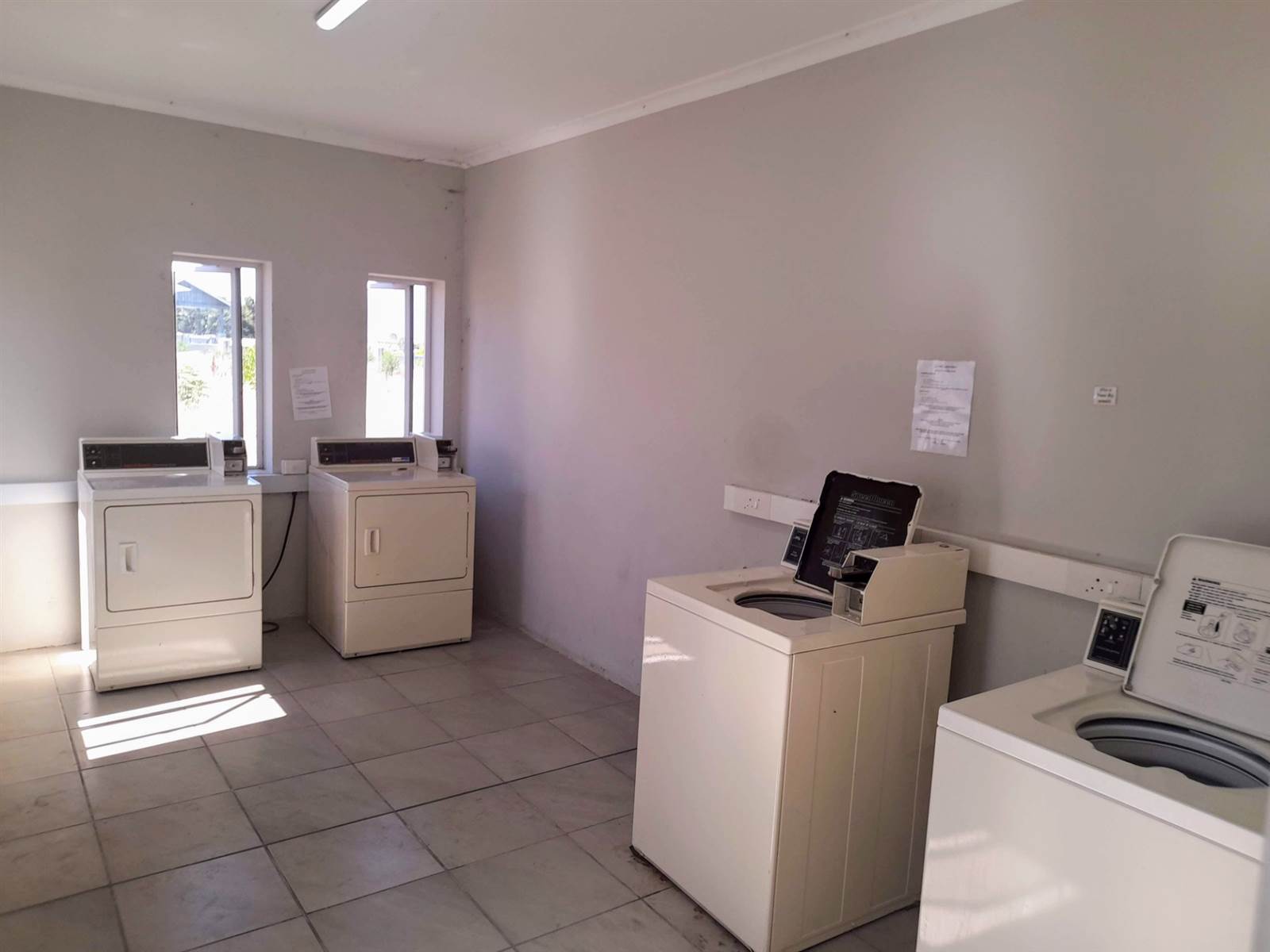 1 Bed Apartment in Klein Parys photo number 14