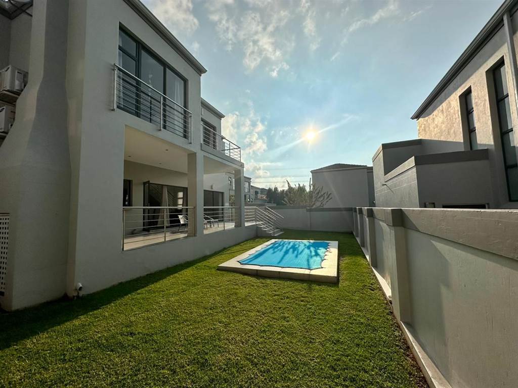 3 Bed House in Lonehill photo number 12