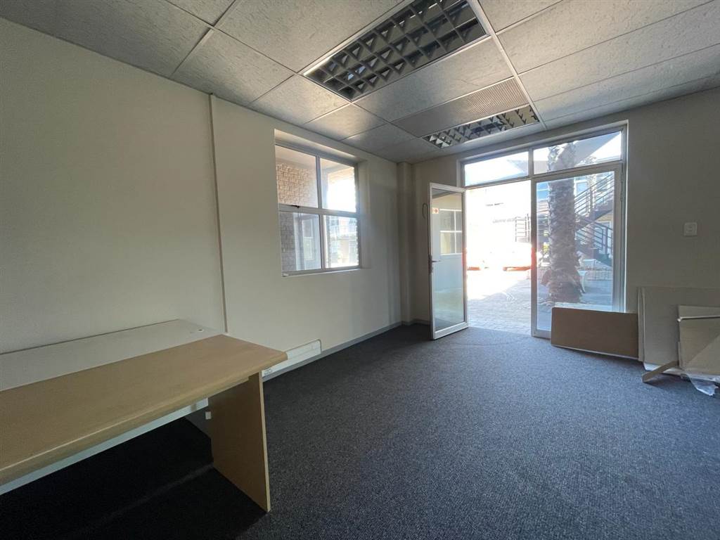 150  m² Commercial space in Milnerton Central photo number 6
