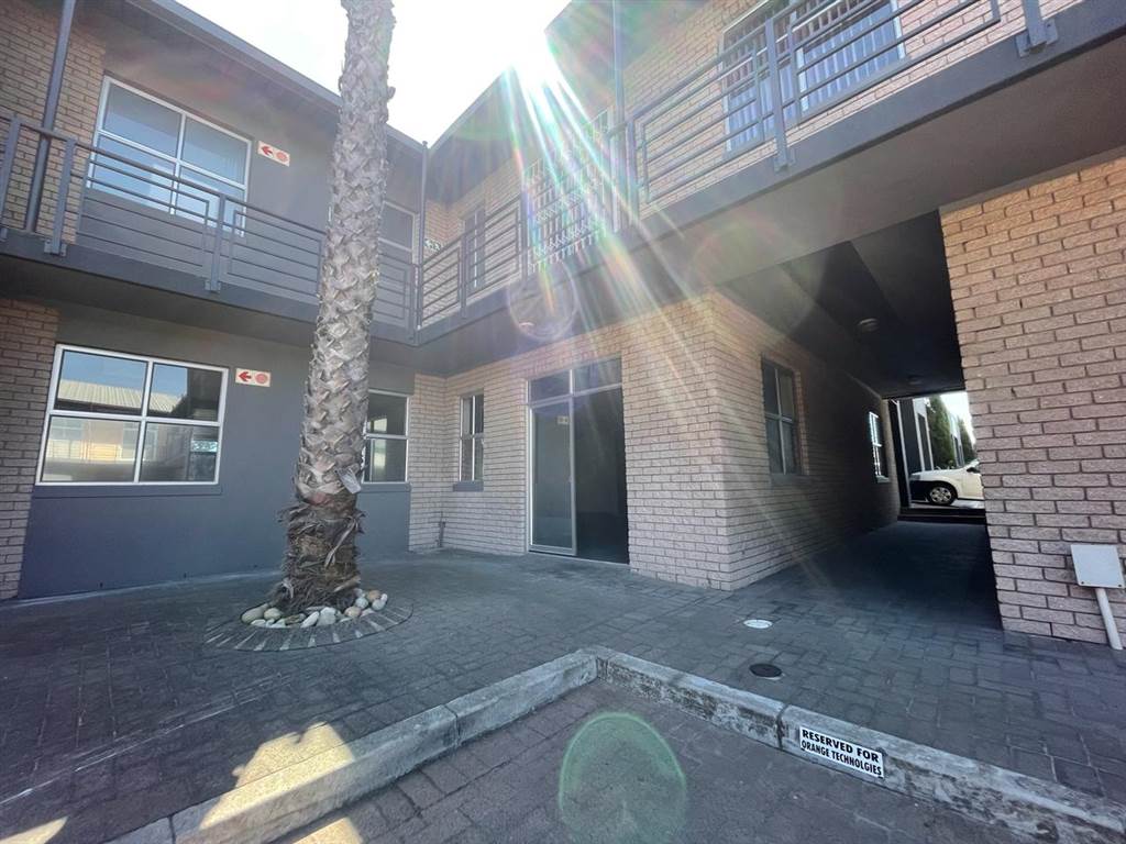 150  m² Commercial space in Milnerton Central photo number 14