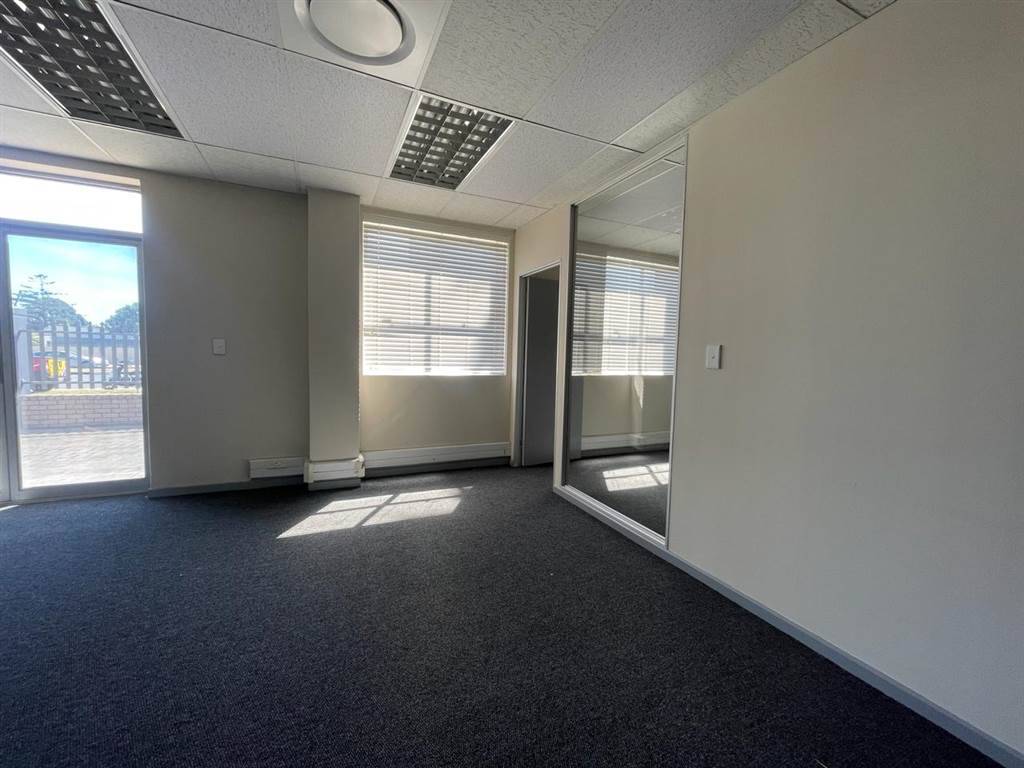 150  m² Commercial space in Milnerton Central photo number 19