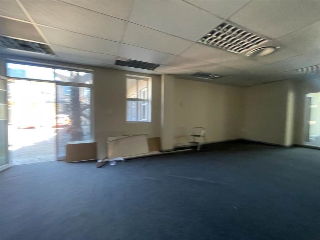 150  m² Commercial space in Milnerton Central photo number 8