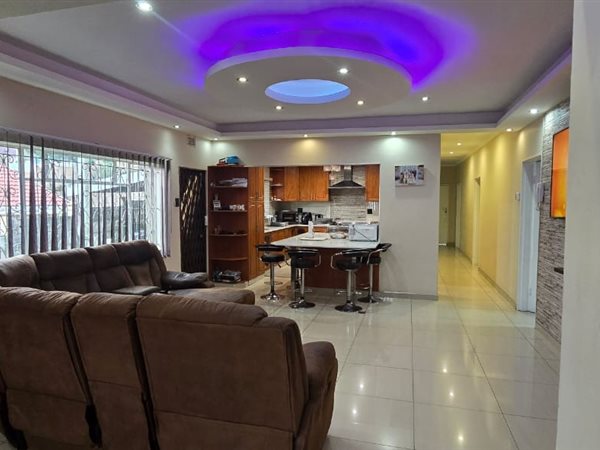 4 Bedroom House 4 Bedroom House
