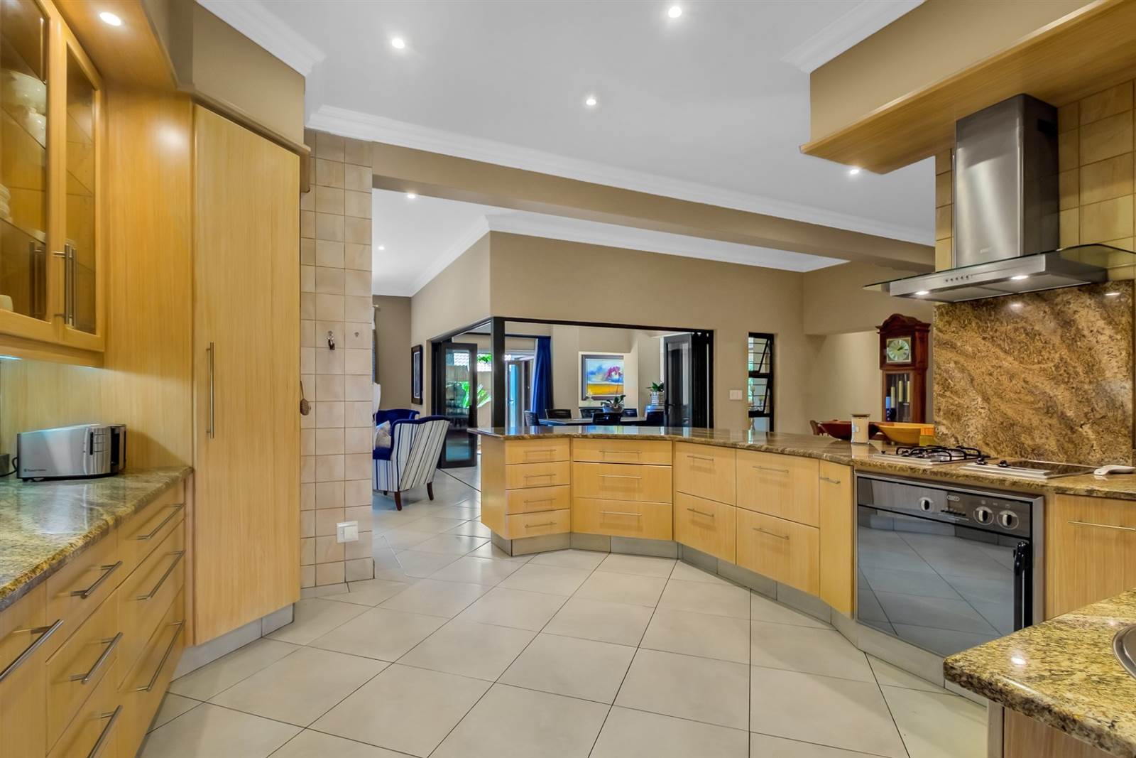 3 Bed Cluster in Northcliff photo number 9