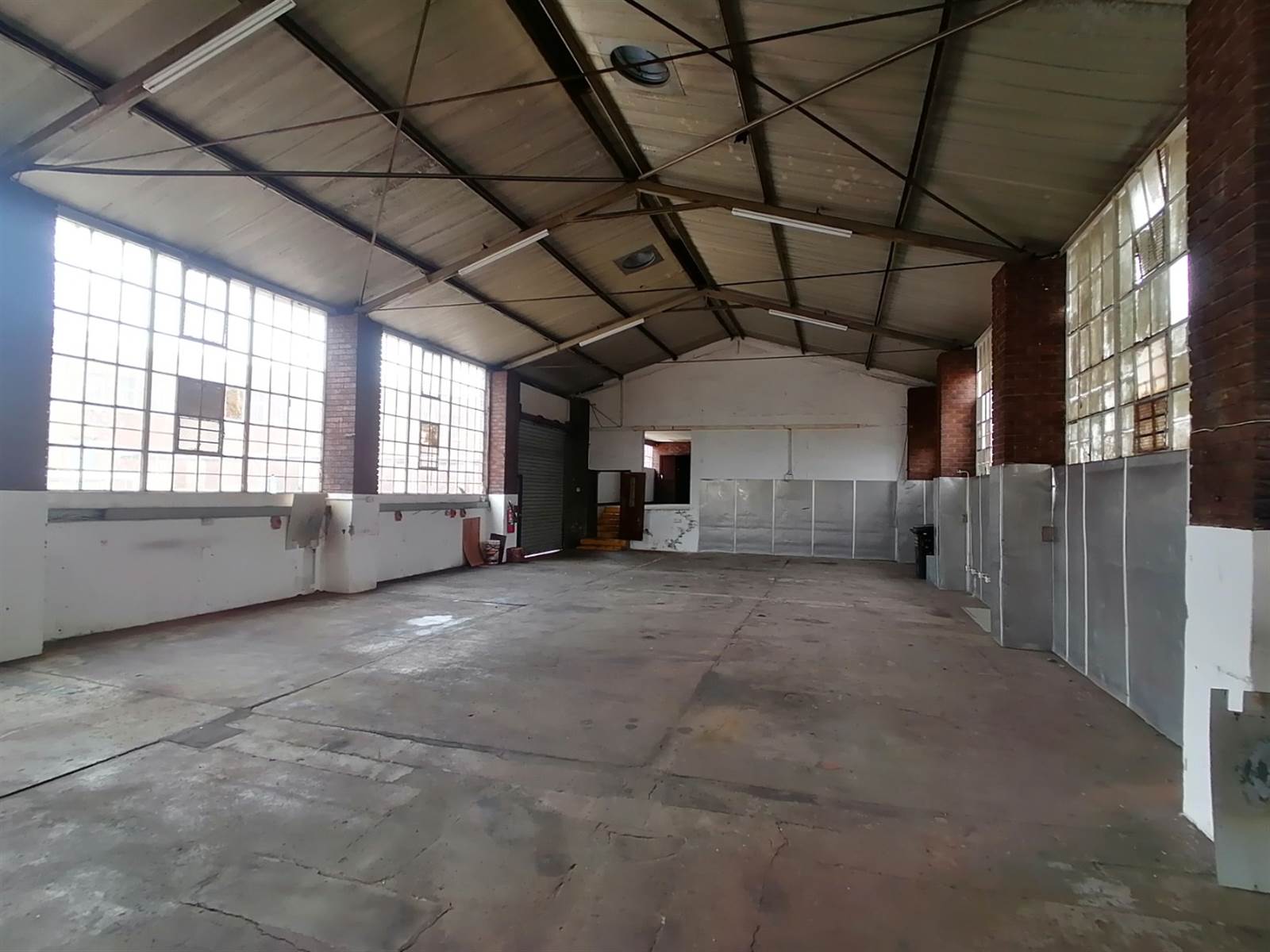 450  m² Commercial space in Sebenza photo number 3