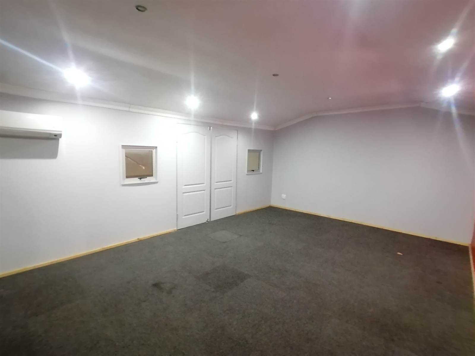 450  m² Commercial space in Sebenza photo number 7