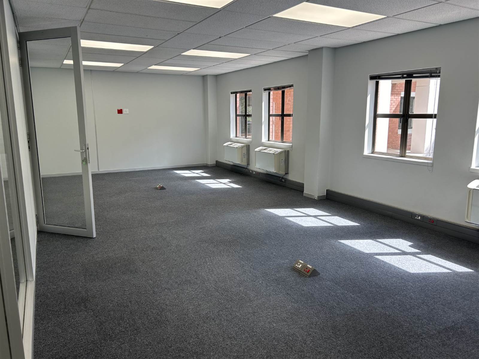 843  m² Commercial space in Woodmead photo number 4