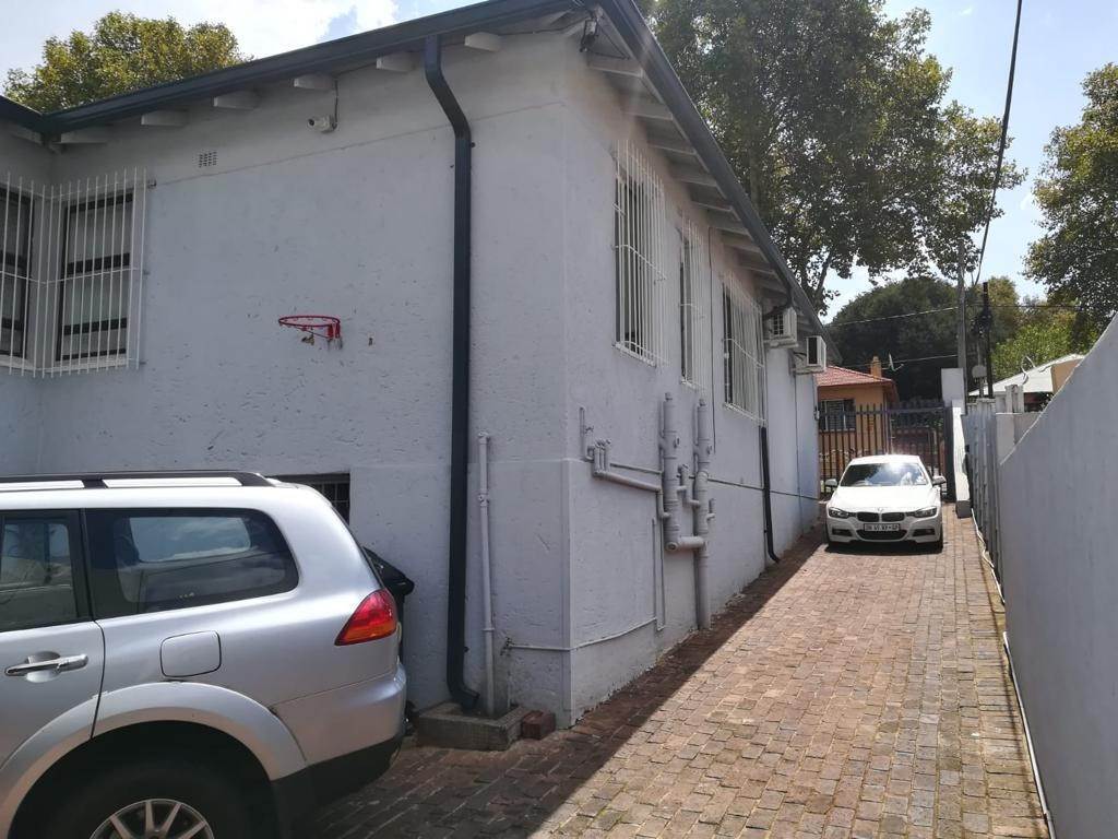 2 Bed House in Bezuidenhout Valley photo number 13