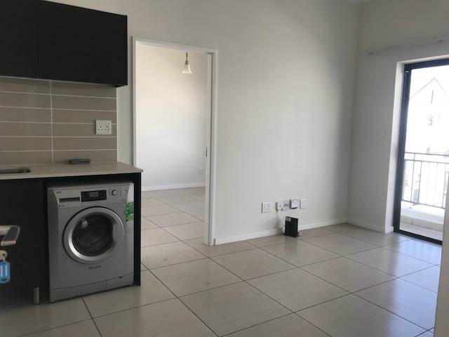 1 Bed Apartment in Greenstone Hill photo number 17