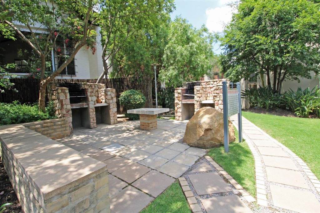 2 Bed Apartment in Bryanston photo number 24